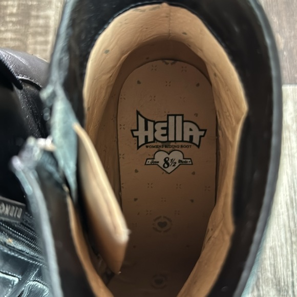 ICON Hella Leather Boots - Picture 7 of 8